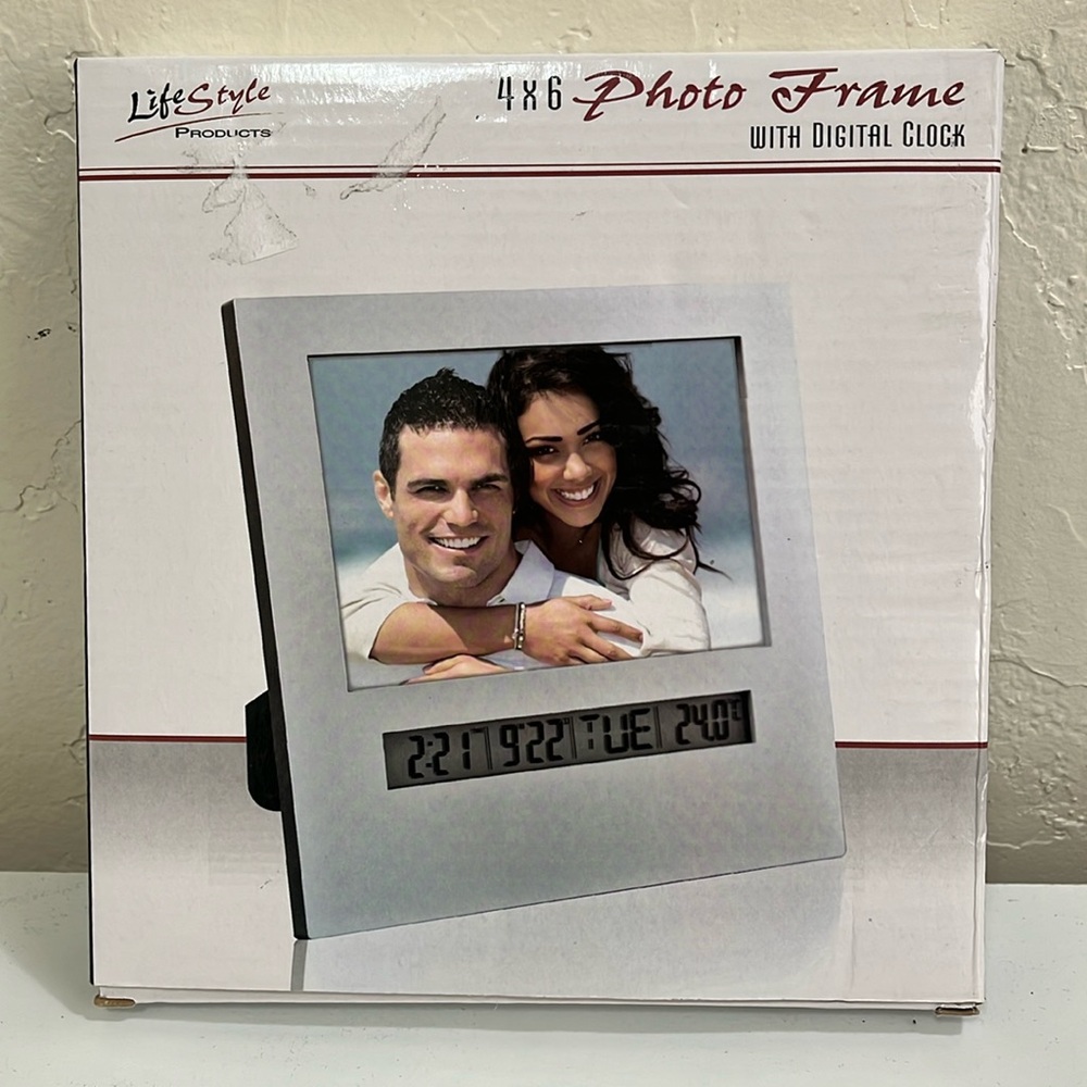 Life Style Products Photo Frame Digital Clock 4” X 6” Metallic - NEW